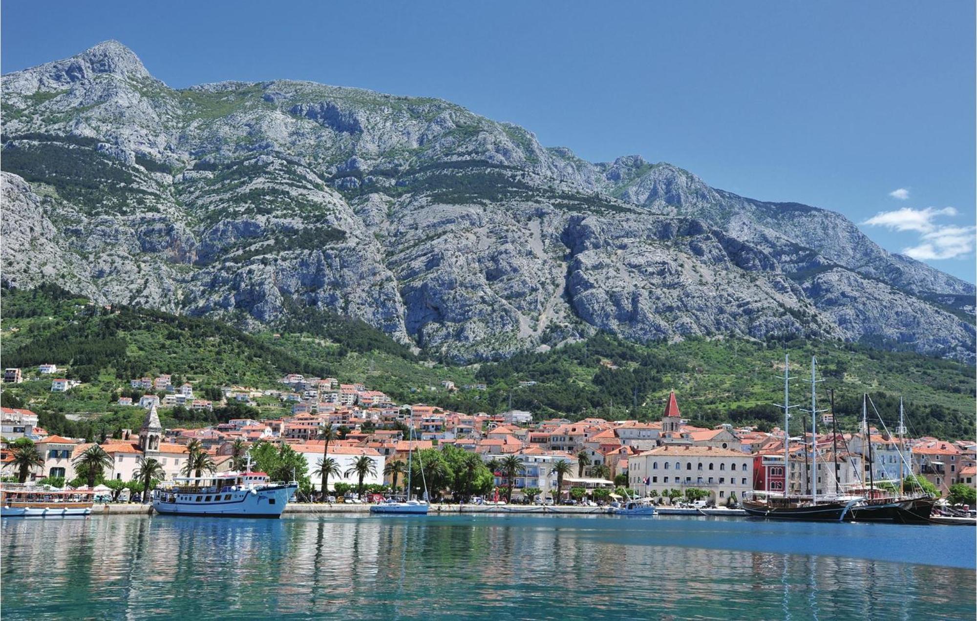 Lovely Apartment In Makarska With Wifi מראה חיצוני תמונה