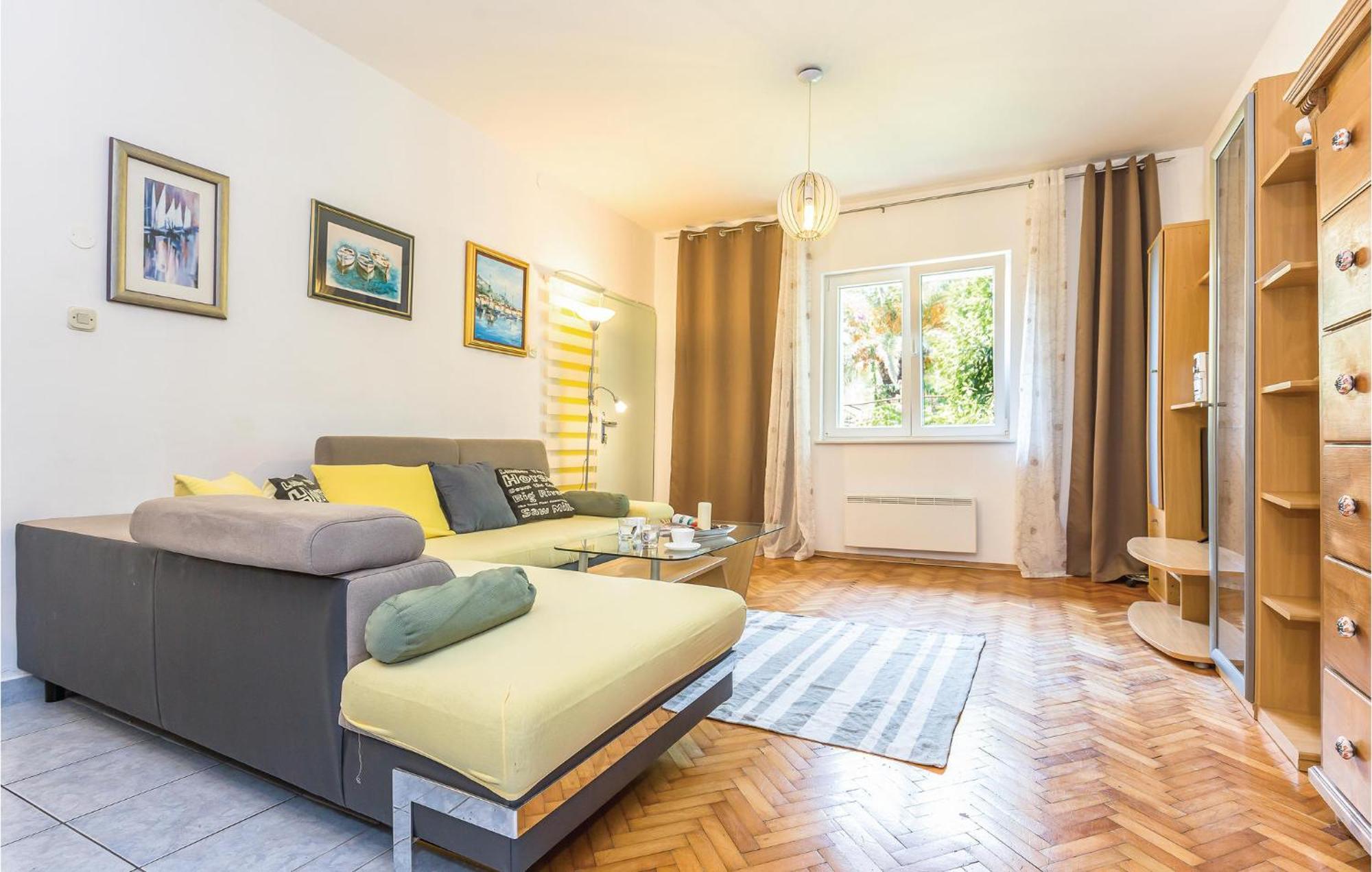 Lovely Apartment In Makarska With Wifi מראה חיצוני תמונה