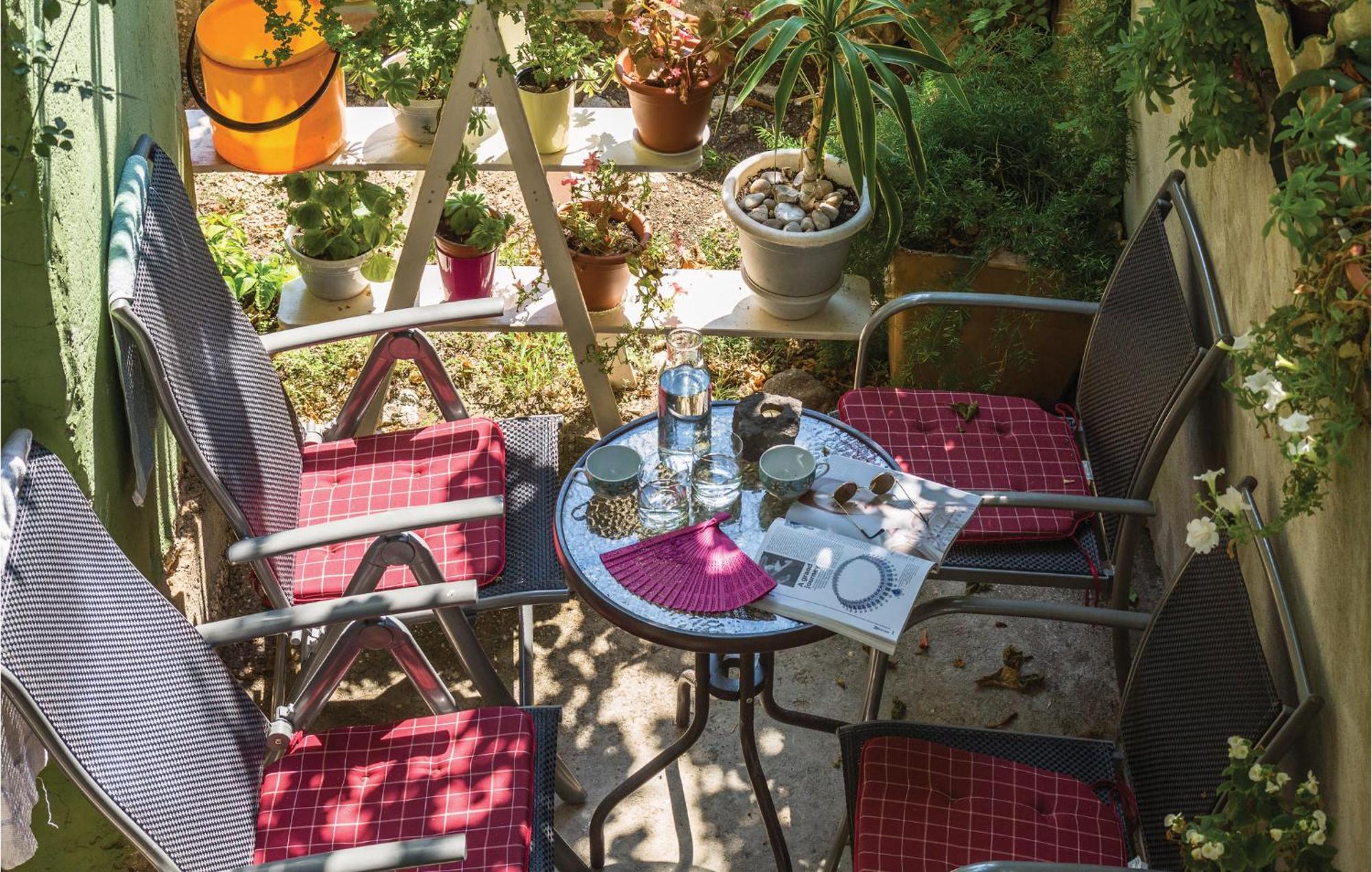 Lovely Apartment In Makarska With Wifi מראה חיצוני תמונה