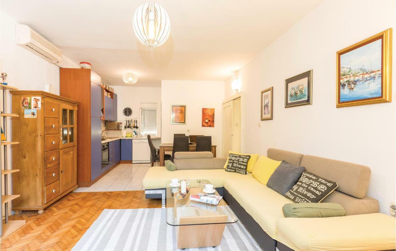 Lovely Apartment In Makarska With Wifi מראה חיצוני תמונה
